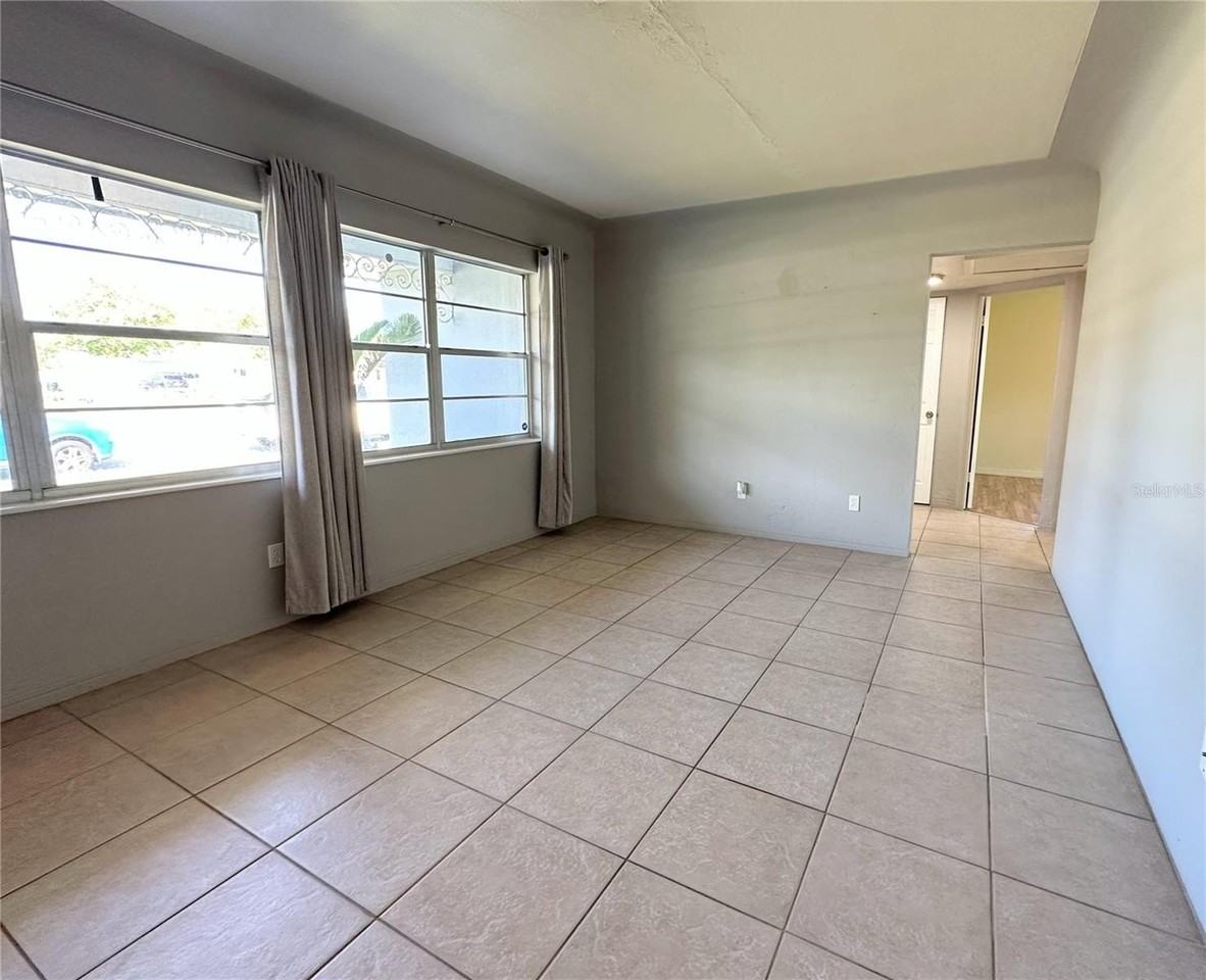 1738 Tyrone Boulevard North - Photo 5 of 42