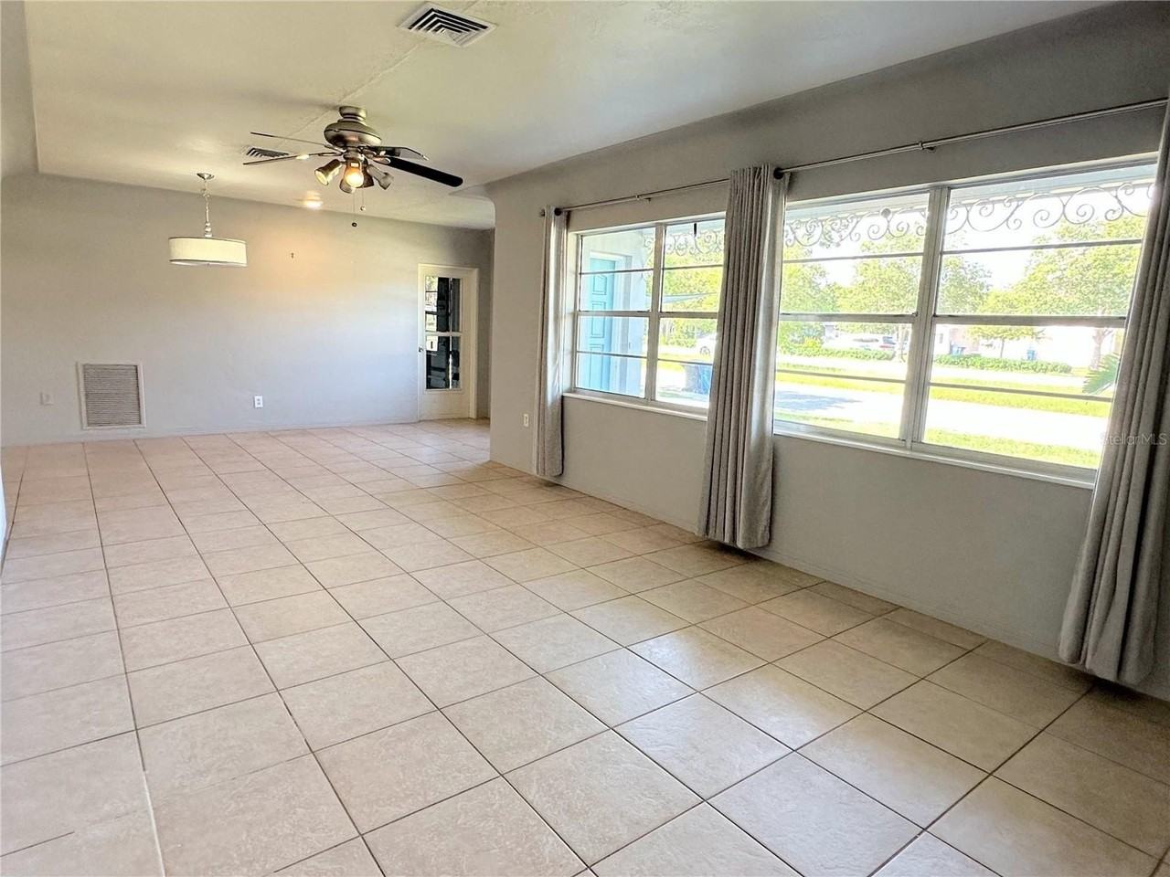 1738 Tyrone Boulevard North - Photo 6 of 42