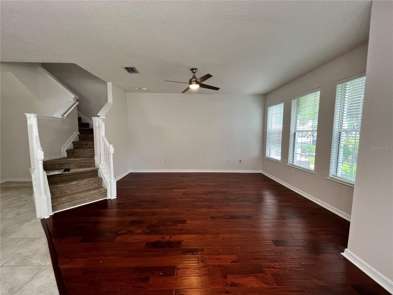 546 52nd Ave N - Photo 7 of 34