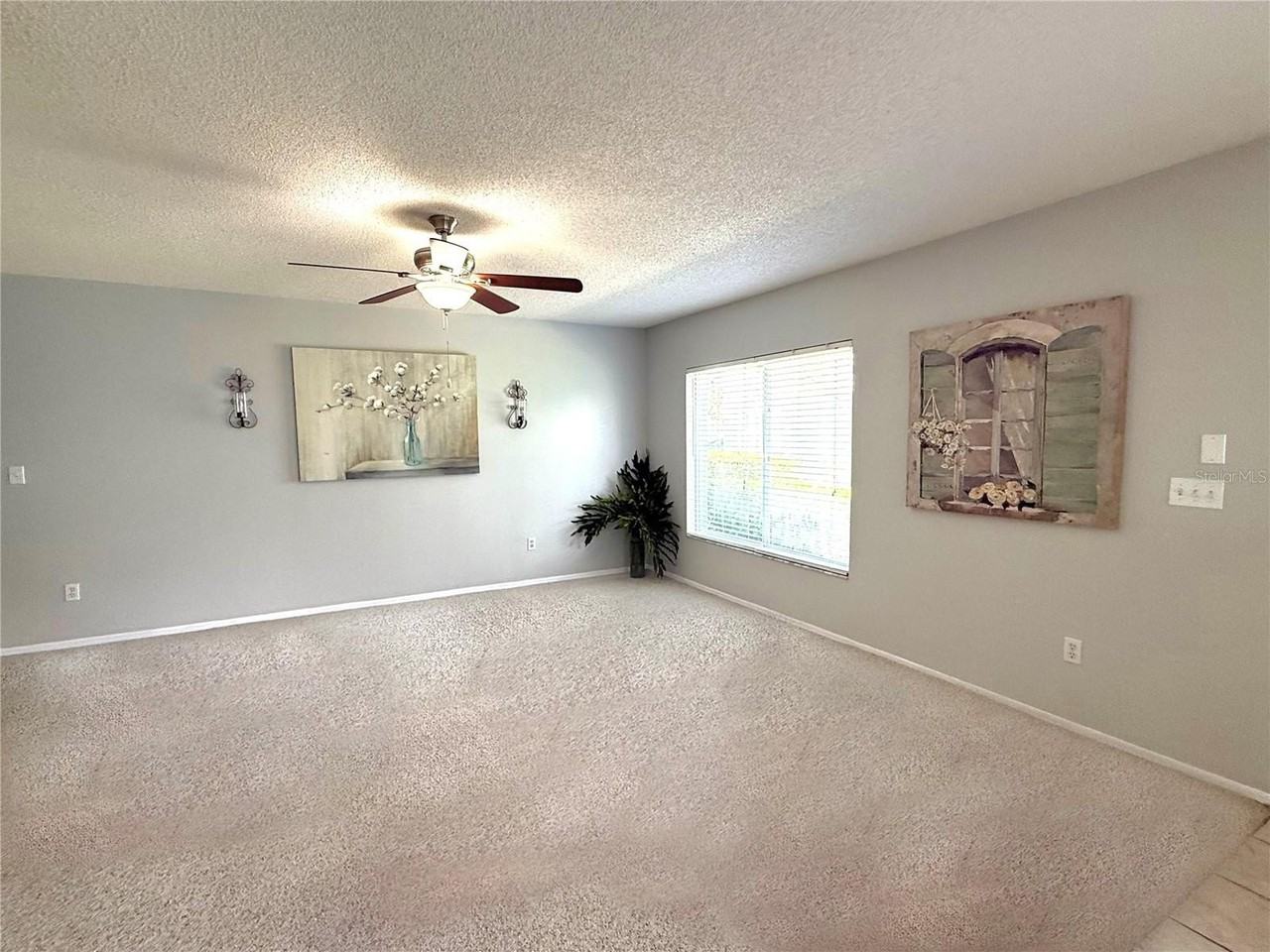 2037 Fluorshire Dr - Photo 5 of 38