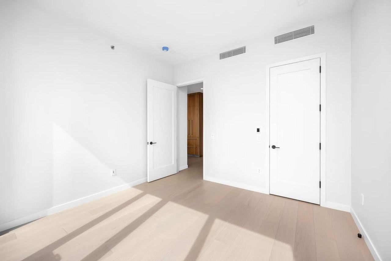 3532 Leavitt St #12B - Photo 4 of 12