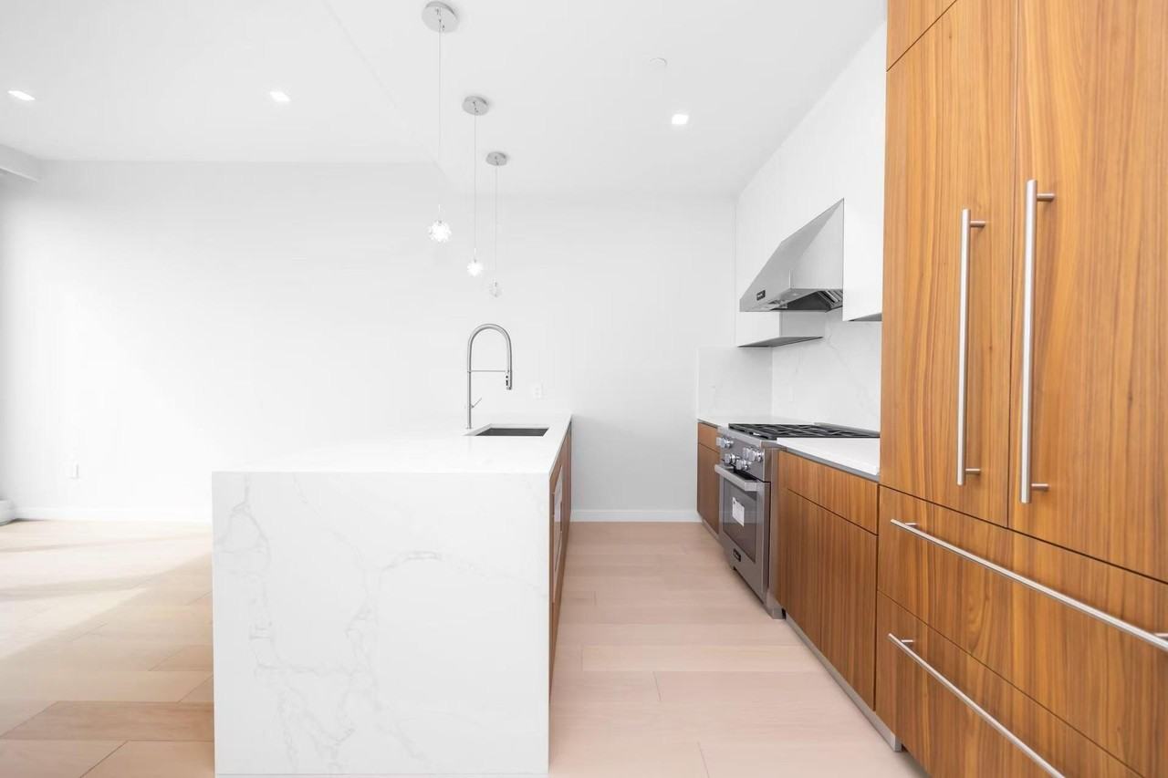 3532 Leavitt St #12B - Photo 5 of 12