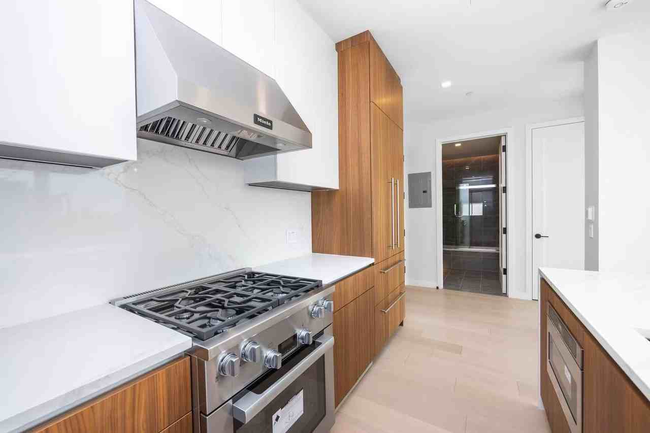 3532 Leavitt St #12B - Photo 6 of 12