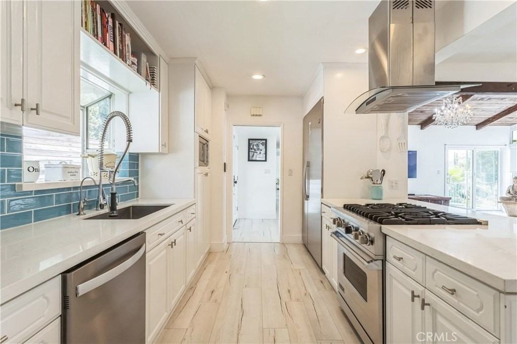 4922 Escobedo Dr - Photo 4 of 15