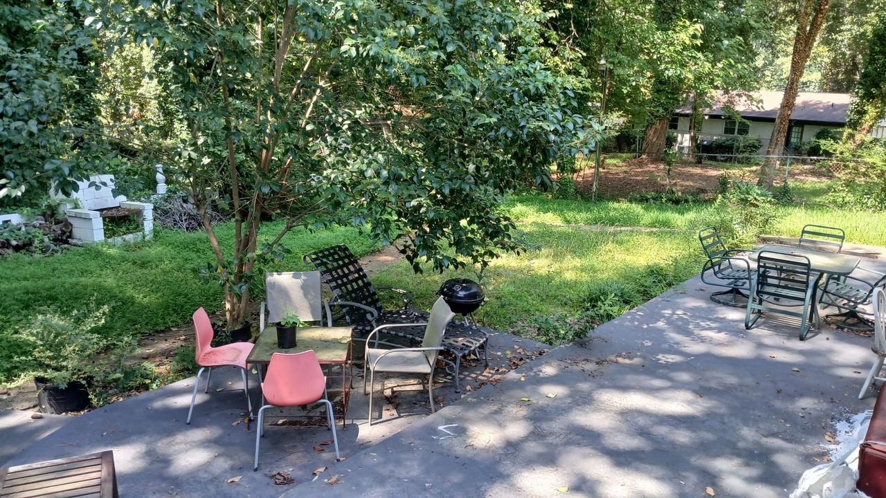 Delmoor Drive Northwest - Photo 4 of 10