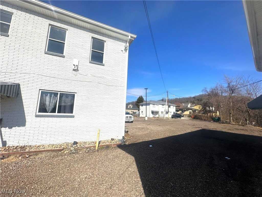 1120 Main St - Photo 3 of 6