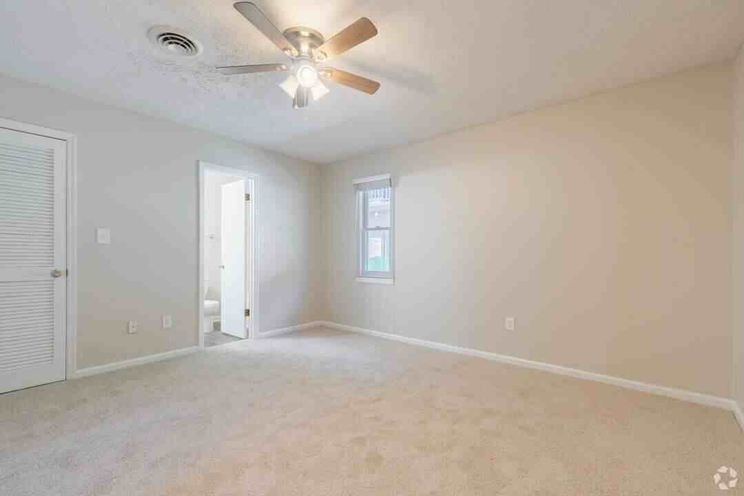 Guest House - Photo 3 of 35