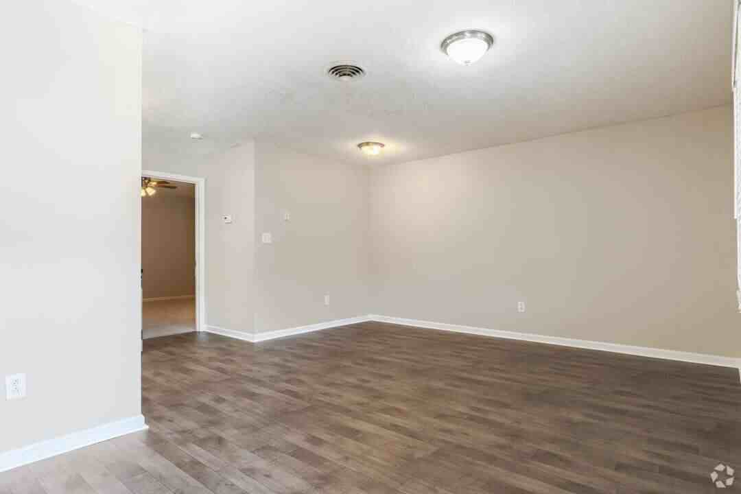 Guest House - Photo 6 of 35