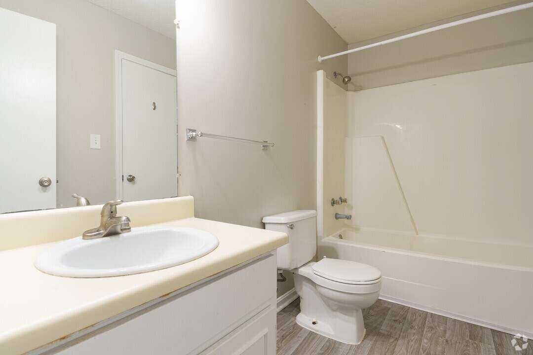 Guest House - Photo 7 of 35