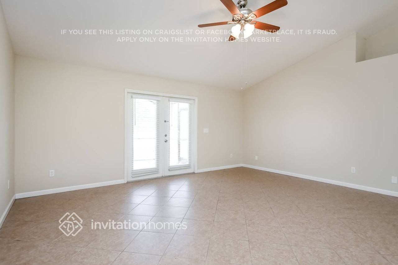 9600 Saragossa St - Photo 7 of 16