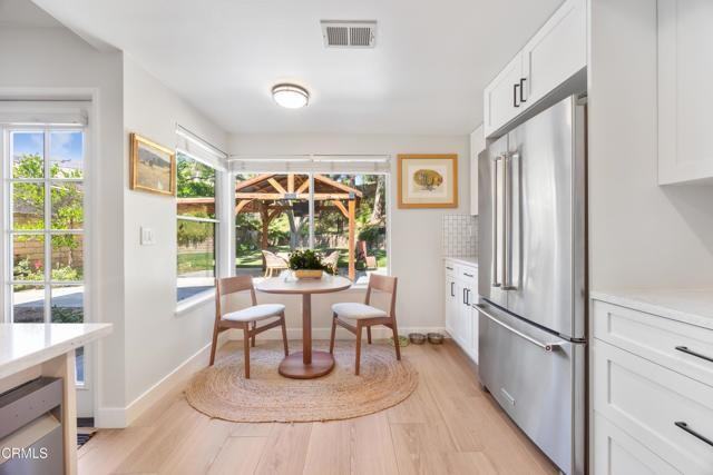 27220 Waterford Dr - Photo 3 of 8