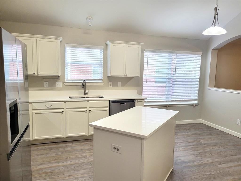 800 Sequoia Drive - Photo 2 of 16