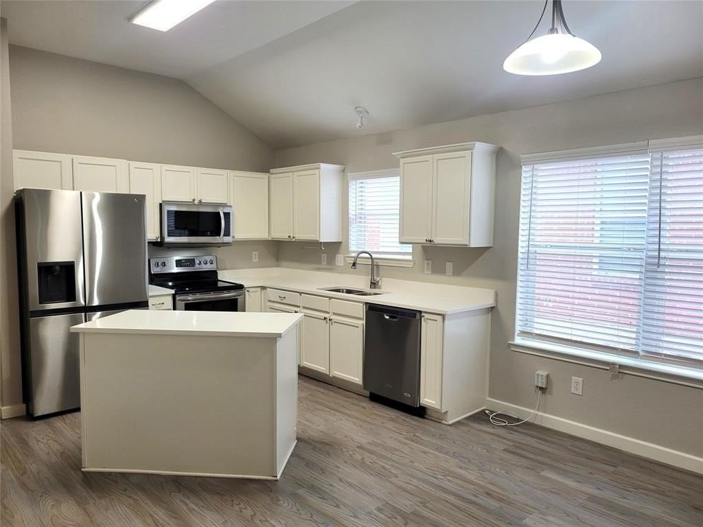 800 Sequoia Drive - Photo 3 of 16