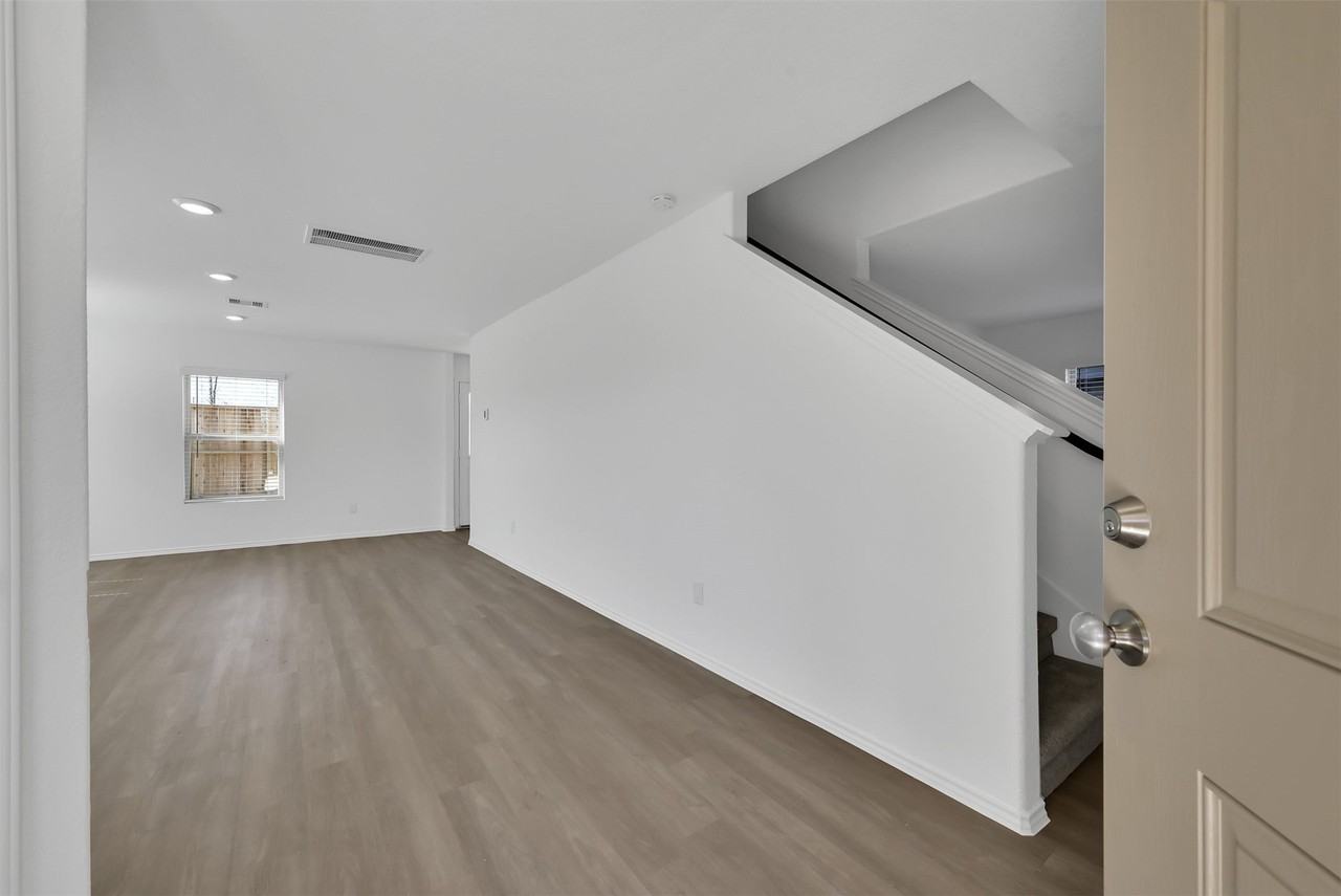 1714 Campos Ct - Photo 3 of 24