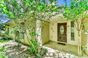 featured image of 3405 E Circle Dr