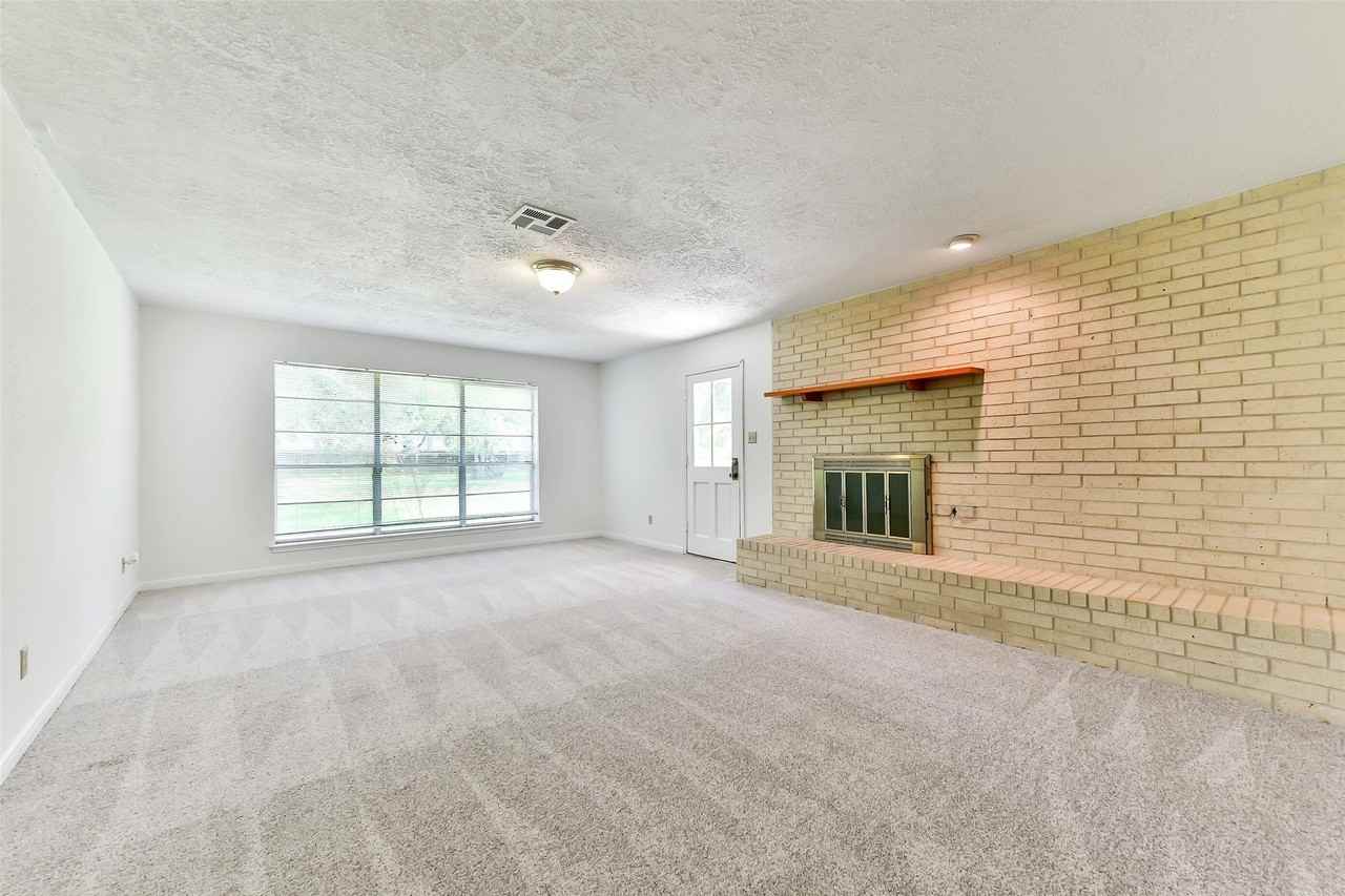 3405 E Circle Dr - Photo 5 of 34