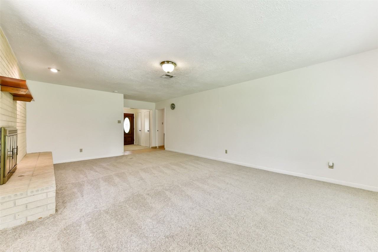 3405 E Circle Dr - Photo 6 of 34