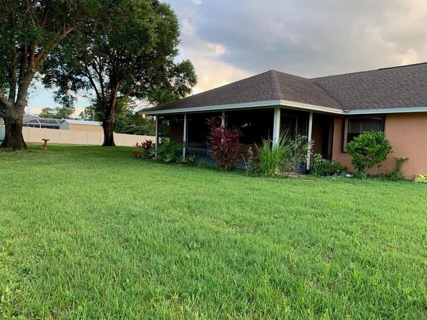 1001 Sw Curtis St - Photo 3 of 15