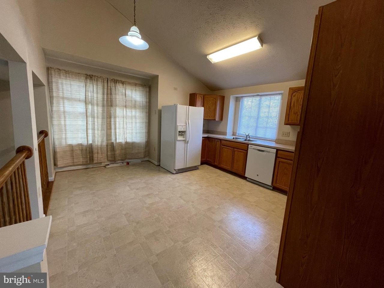 45586 Curly Court - Photo 3 of 17