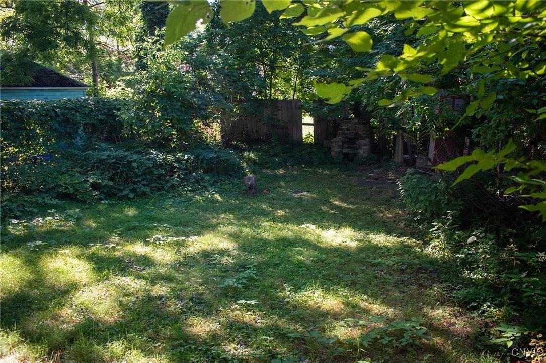 544 Clarendon St - Photo 3 of 22