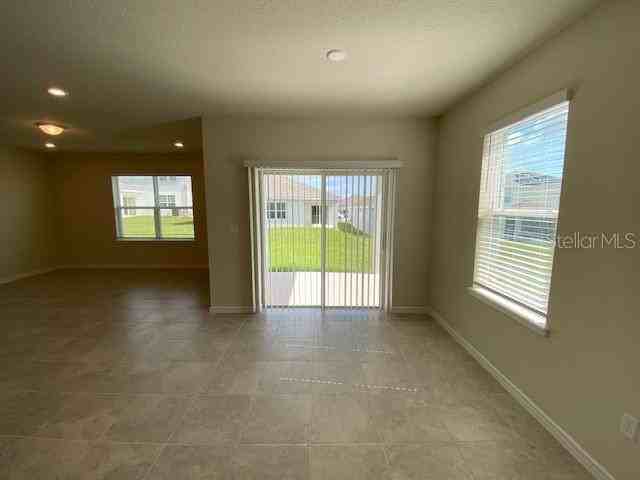 1147 Sugarwood St - Photo 6 of 24