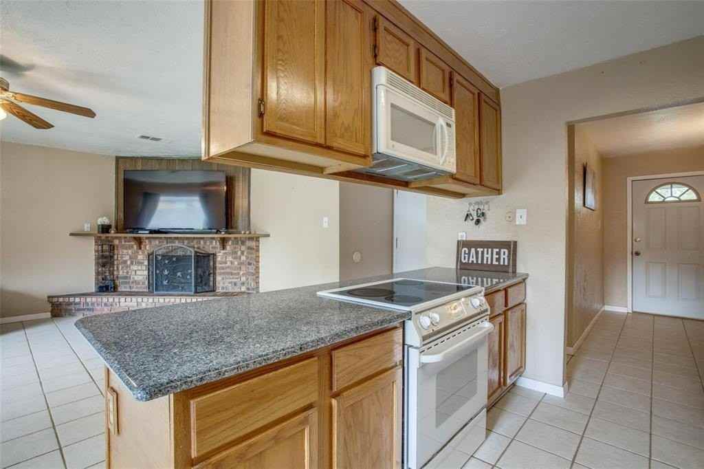 724 Meadow Mead Dr - Photo 4 of 15