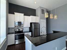 featured image of 2901 Lee St #2