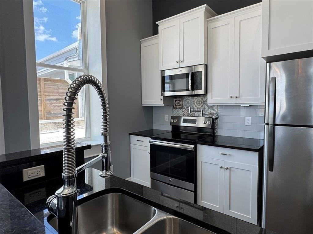 2901 Lee St #2 - Photo 2 of 14