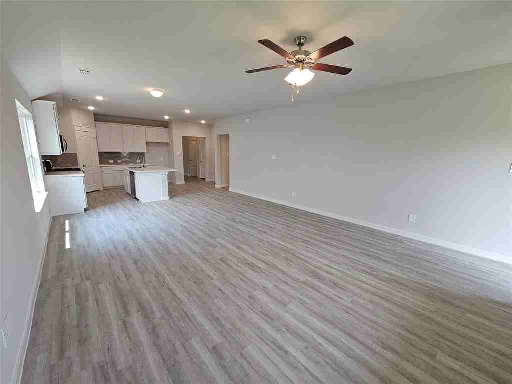 2528 Moser Ln - Photo 7 of 38