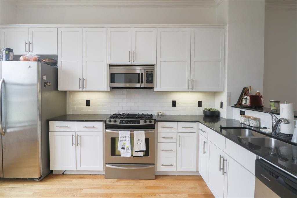 708 Skyline Bluff Ct - Photo 2 of 25