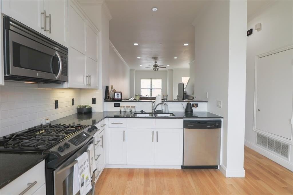 708 Skyline Bluff Ct - Photo 3 of 25