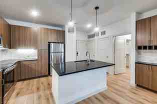 512 N Ewing Ave #A1M - Photo 1 of 1