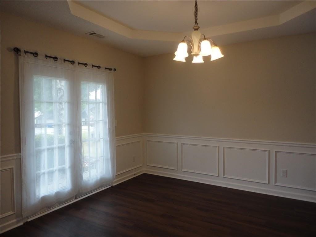 1715 Crestwell Ln - Photo 3 of 17