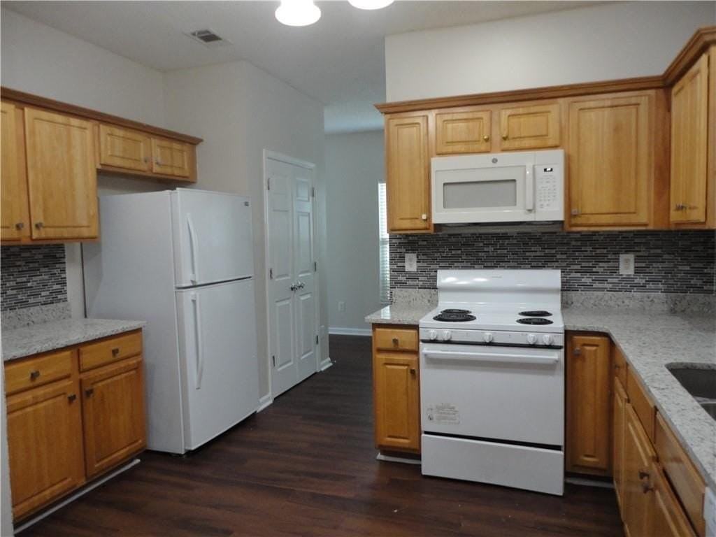 1715 Crestwell Ln - Photo 5 of 17