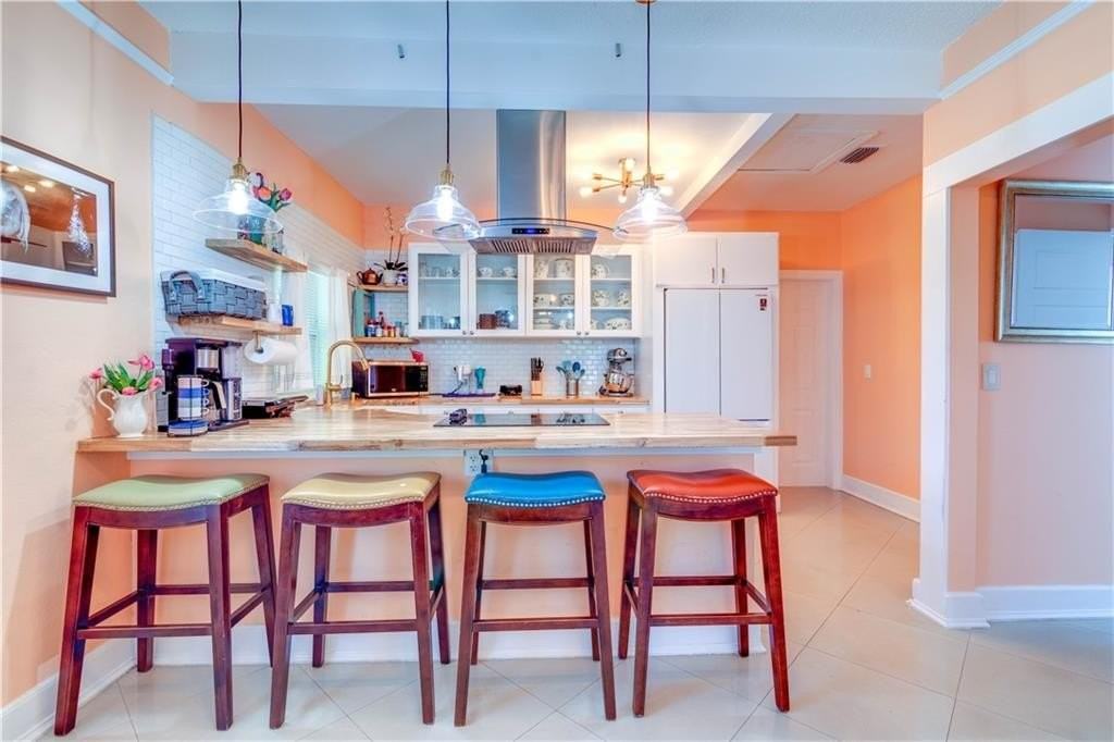 1870 Nw 19th St - Photo 4 of 25