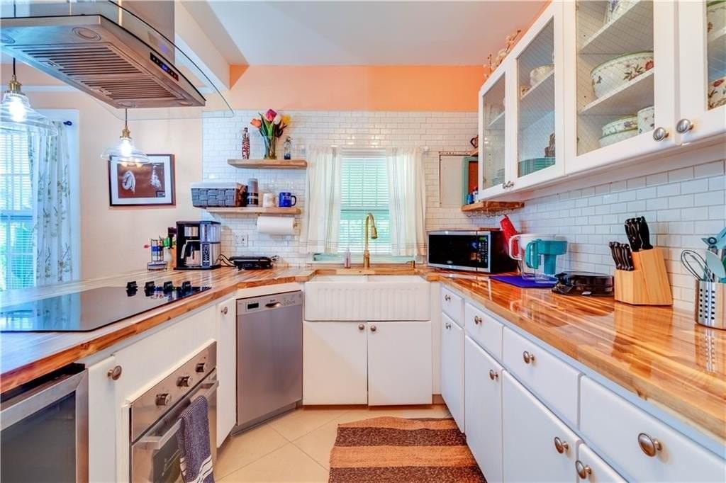 1870 Nw 19th St - Photo 5 of 25