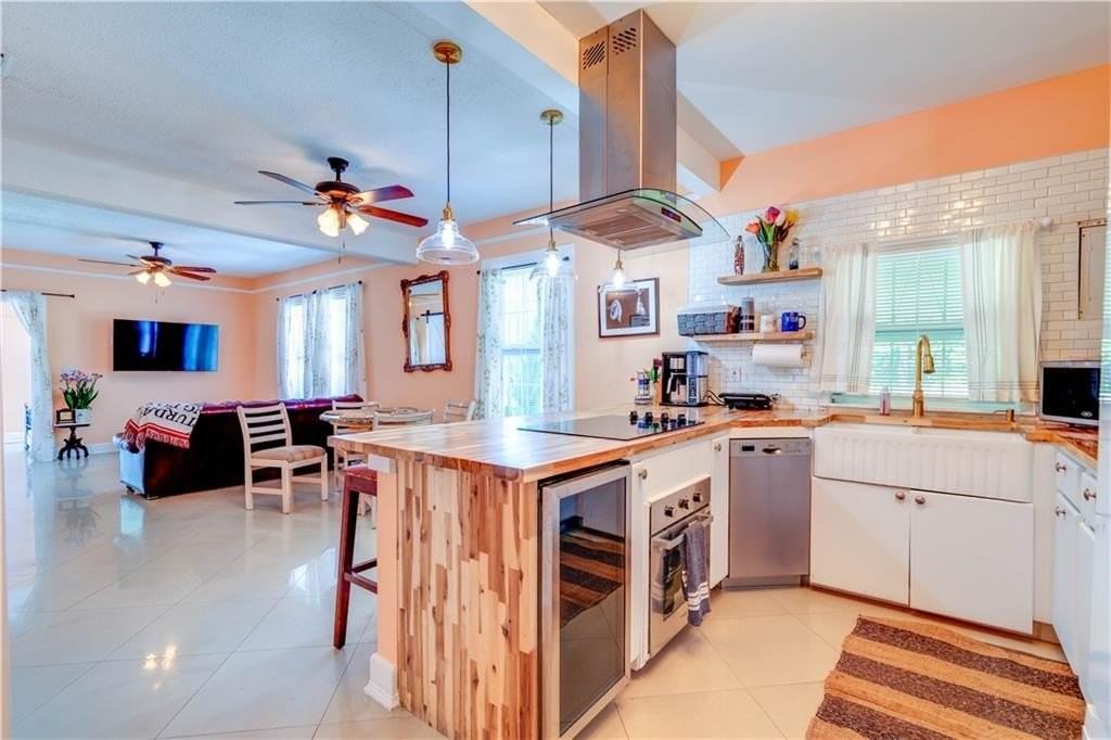 1870 Nw 19th St - Photo 7 of 25