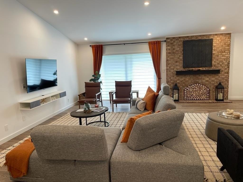 7360 San Sebastian Dr - Photo 5 of 27