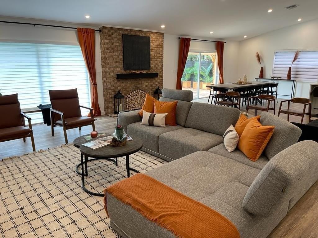 7360 San Sebastian Dr - Photo 6 of 27