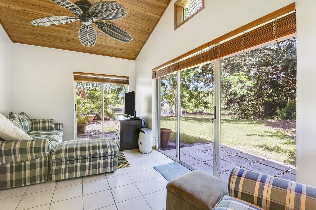 1329 Chippewa St - Photo 3 of 36