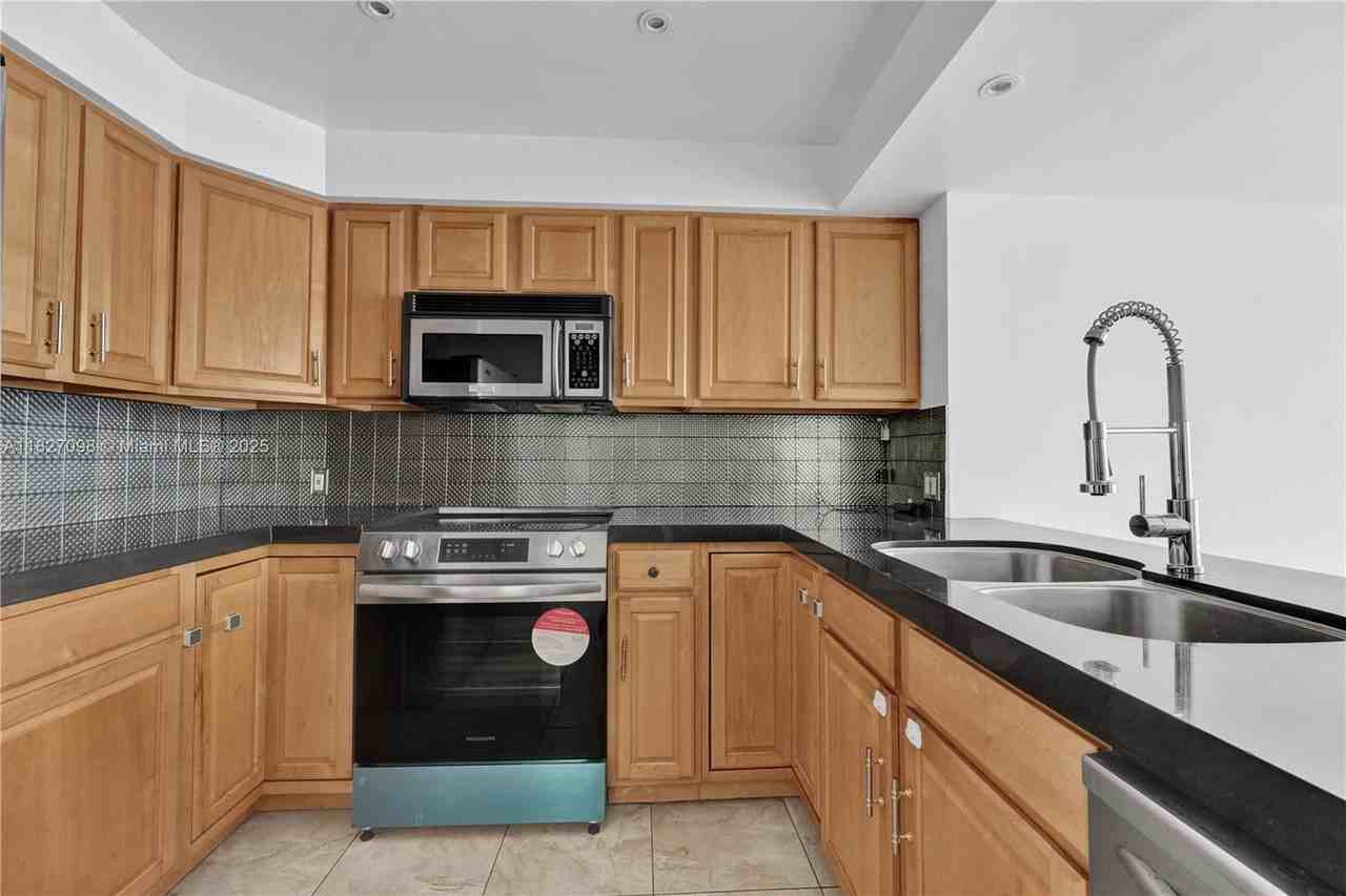 20335 W Country Club Dr #2210 - Photo 2 of 8