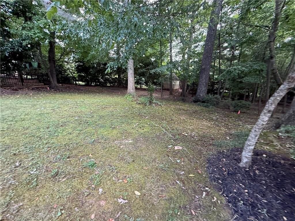 3712 Burbank Ln - Photo 3 of 38