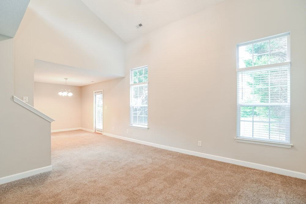 604 Overlook Rd - Photo 6 of 17