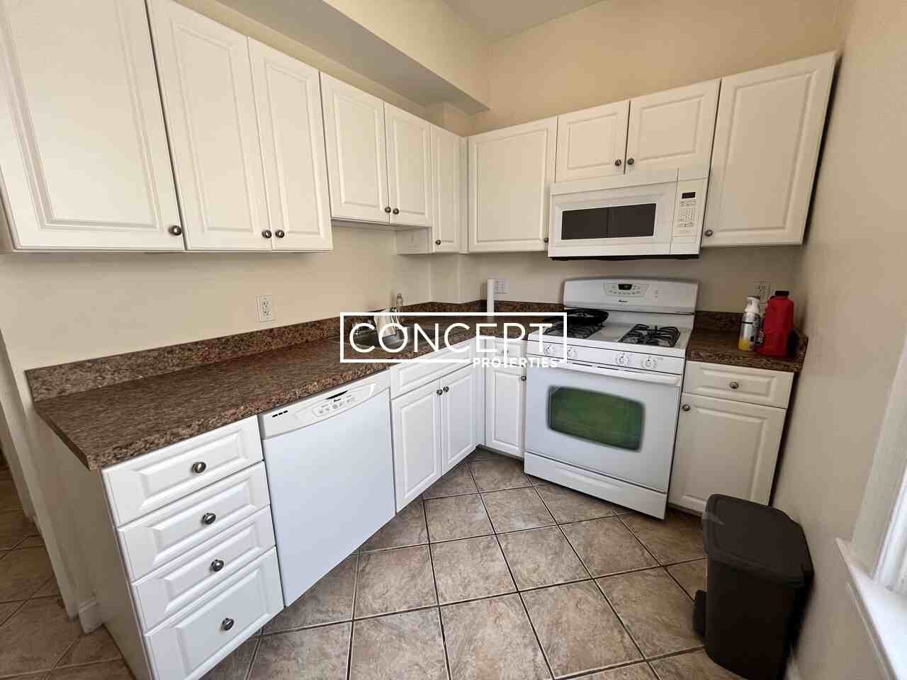 53 Ashford St #4 - Photo 3 of 17