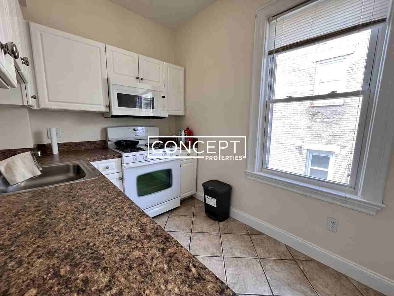 53 Ashford St #4 - Photo 5 of 17
