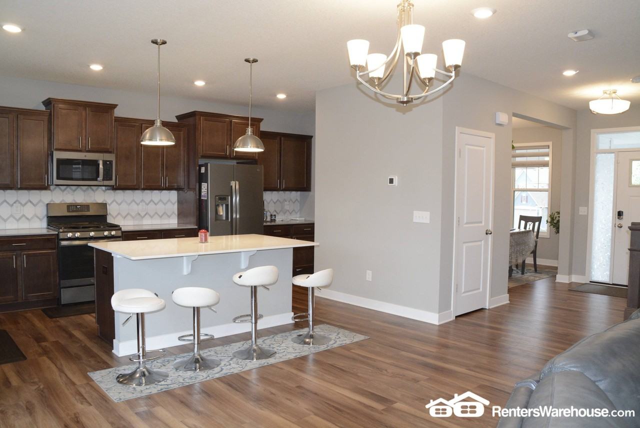 1226 Maple Ln - Photo 3 of 28