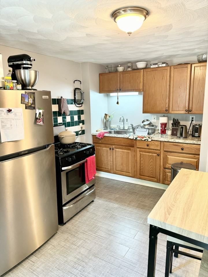 25 Florence St #1 - Photo 4 of 14