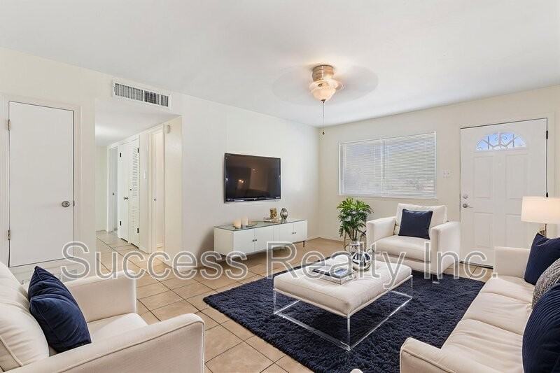 10060 Kellogg St - Photo 3 of 50