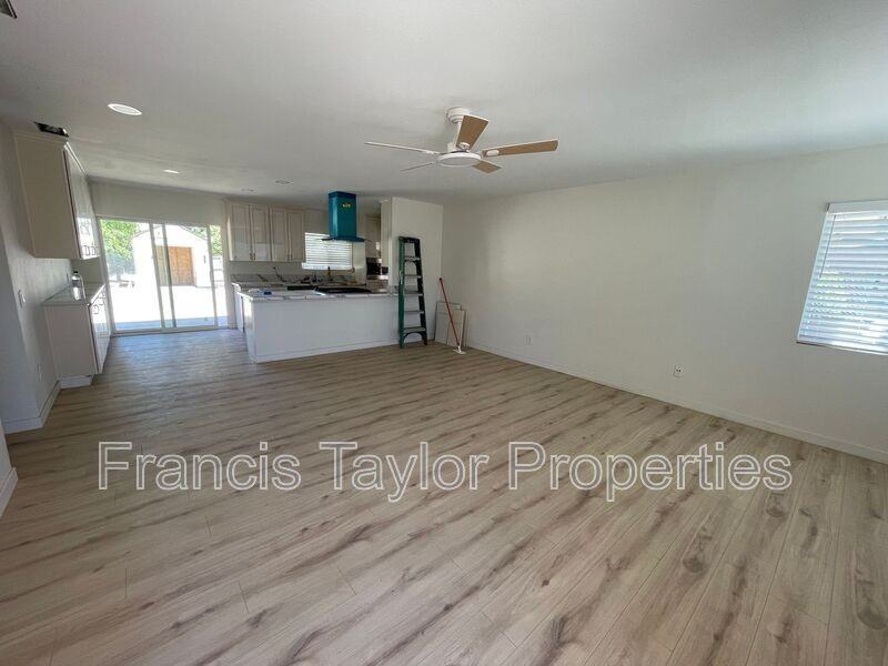 1124 La Honda Dr - Photo 2 of 11