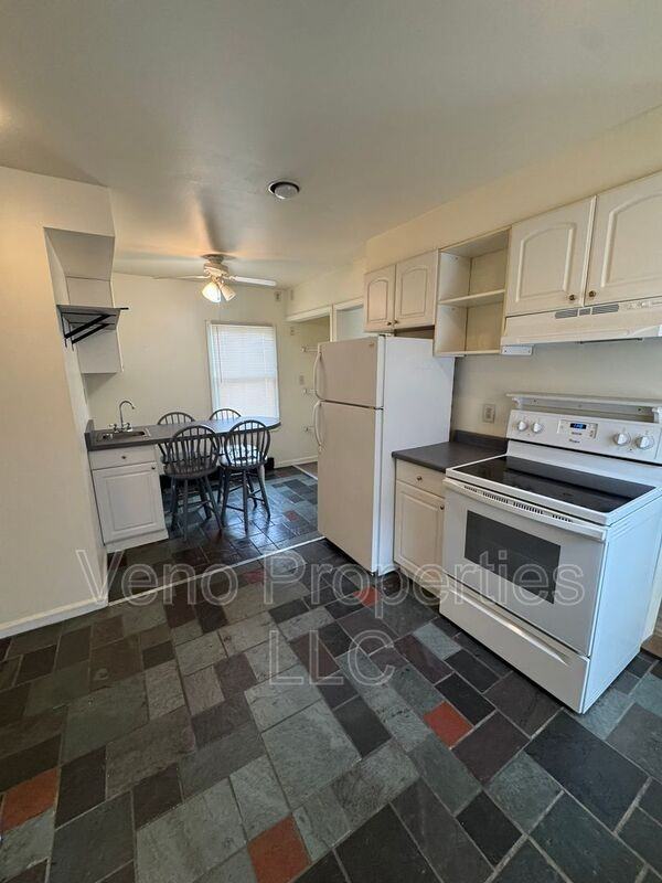 80 Hudson Ave #2 - Photo 2 of 15